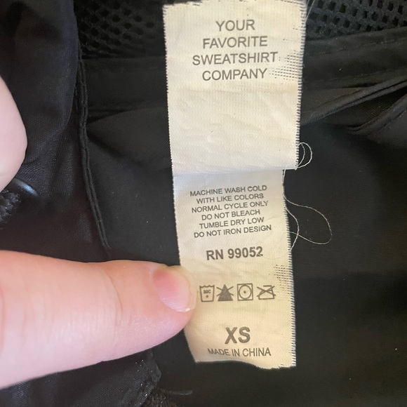 EUC Windbreaker / Jacket - Picture 3 of 6